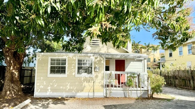 Photo - 205 S Federal Hwy