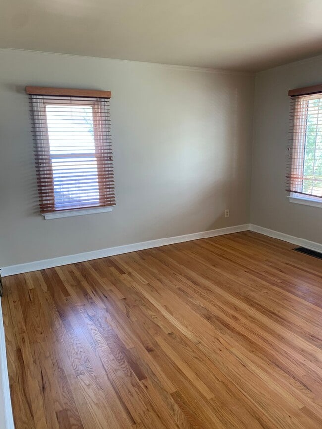 Photo - 2 BEDROOMS PLUS 2 BONUS ROOMS, 2 BATHROOM SINGLE FAMILY HOME WITH 1 CAR GARAGE