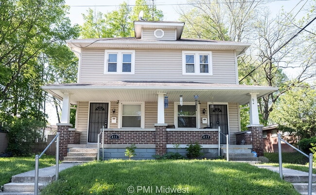 Building Photo - "Charming 3-Bed Duplex Gem in Indianapolis – Spacious 1300 Sq Ft Haven!"