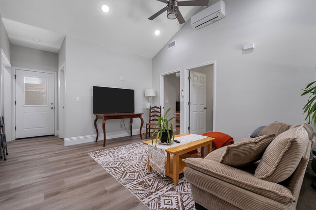 Photo - 15 Arapaho Trl