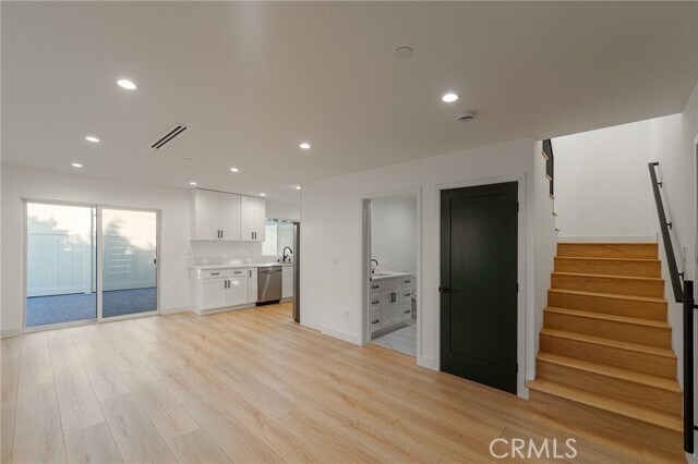 Photo - 14125 Emelita St