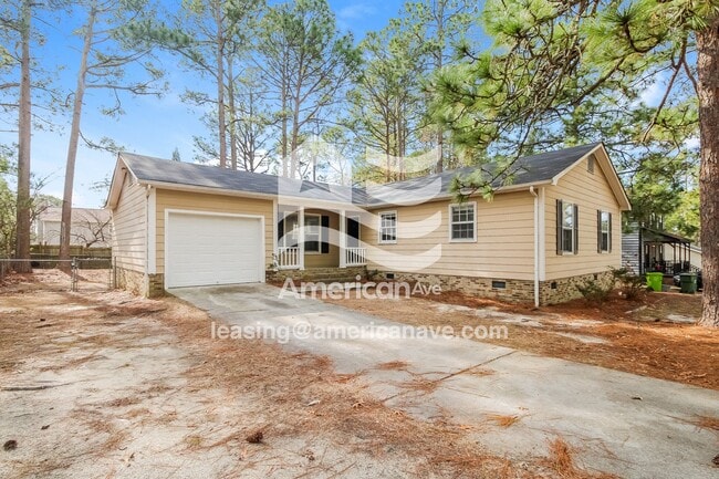 Photo - 216 Pond Ridge Rd E