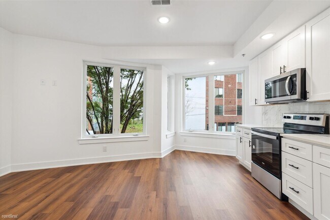 Photo - 2 br, 1 bath Triplex - 2554 FRANKFORD AVE ... Unidad 2