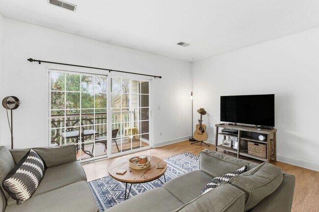 Photo - 7223 Althorp Way