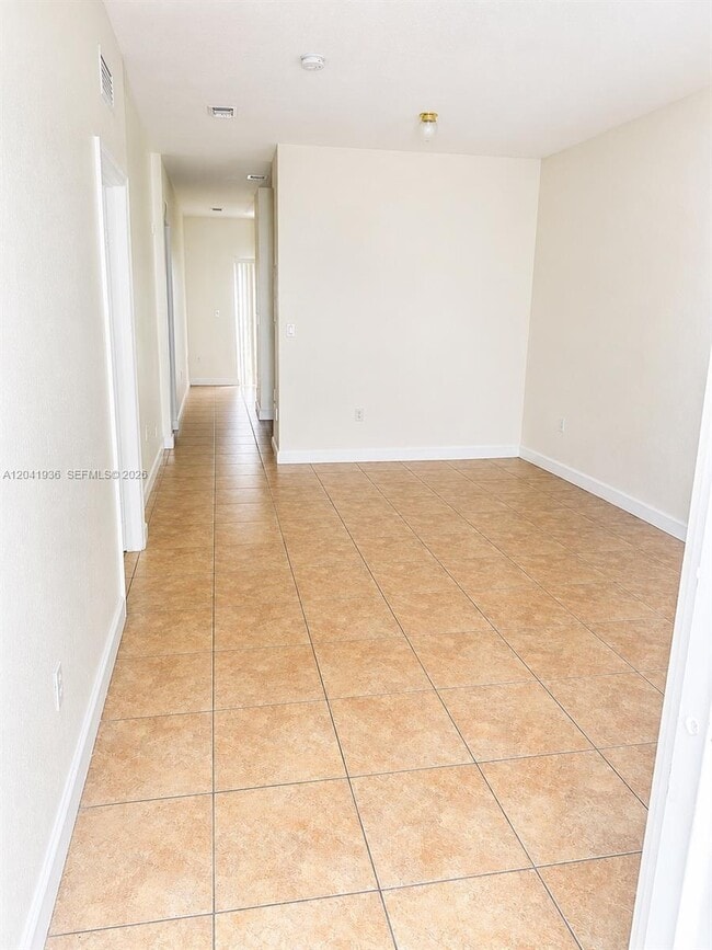 Photo - 1656 SE 29th Ct Unit 105