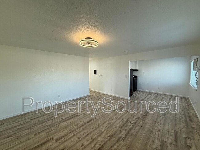 Photo - 911 E H St Unit 2