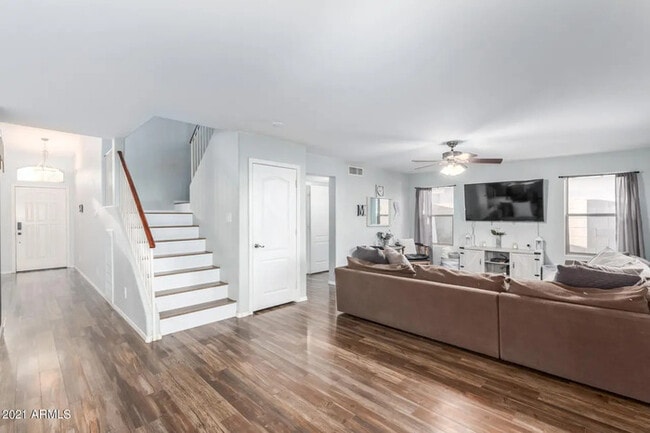 Photo - Surprise 4br With Pool