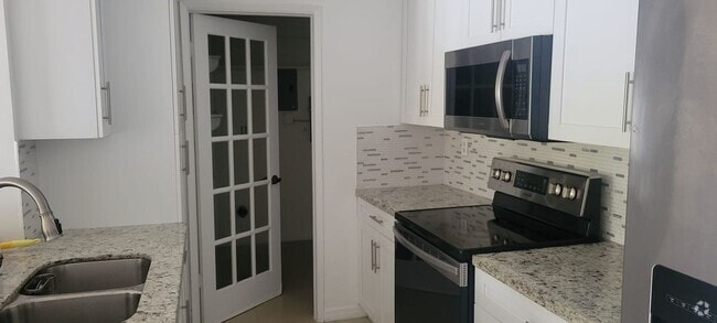 Building Photo - 280 W Park Dr Rental