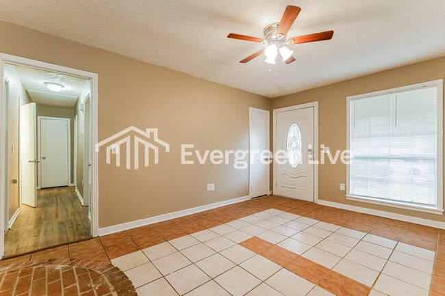 Photo - 205 Larado Dr