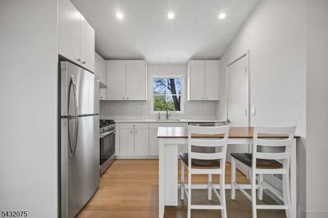 Photo - 75 Midland Ave