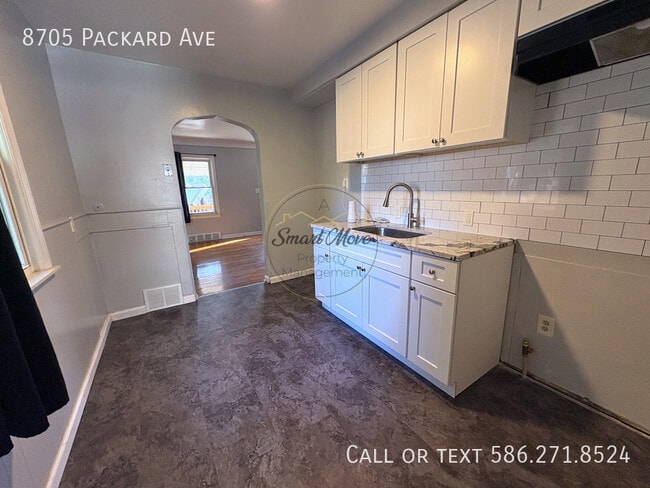 Photo - 8705 Packard Ave