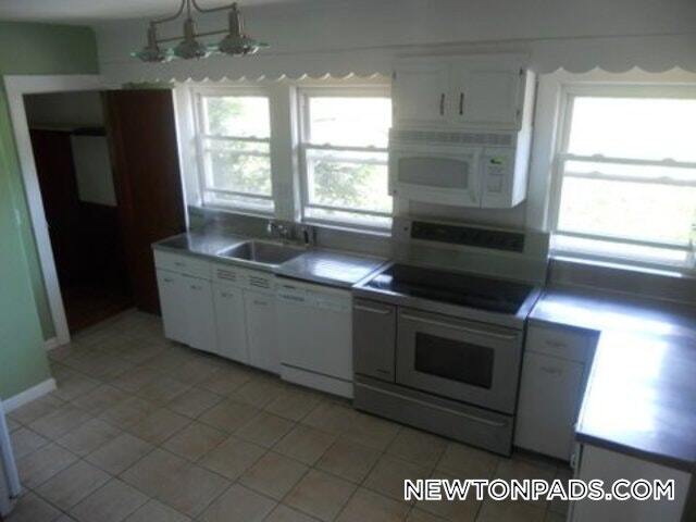 233 Commonwealth Ave