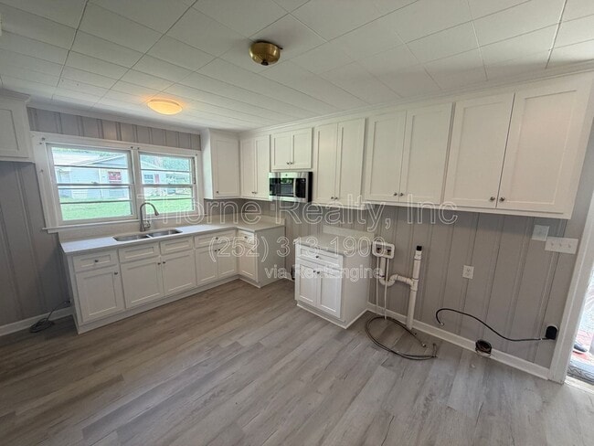 Photo - 1730 W Wilson St
