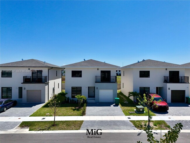 Photo - 1374 NW 1st St