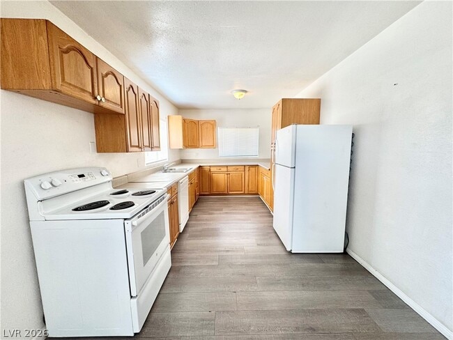 Photo - 1130 N Leslie St