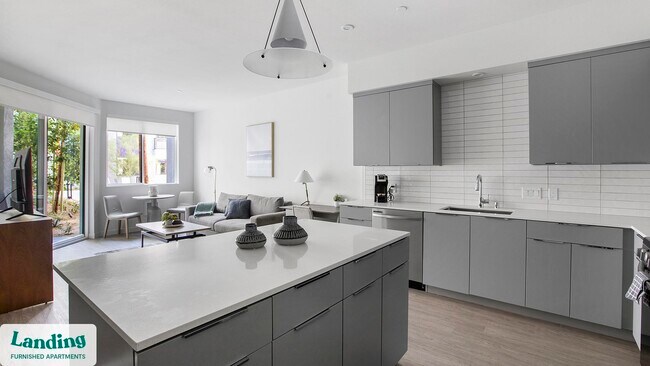 Photo - 9235 W Russell Rd Unit 261.1405065