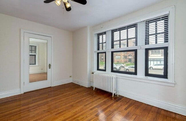 Photo - 5616-41 Pershing Unidad 41