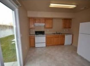 Photo - 4922 Sir James Ave