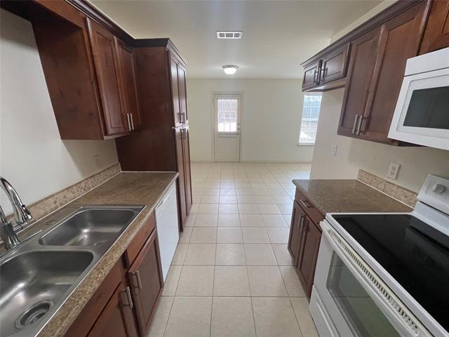 Photo - 1111 Parkway Trail