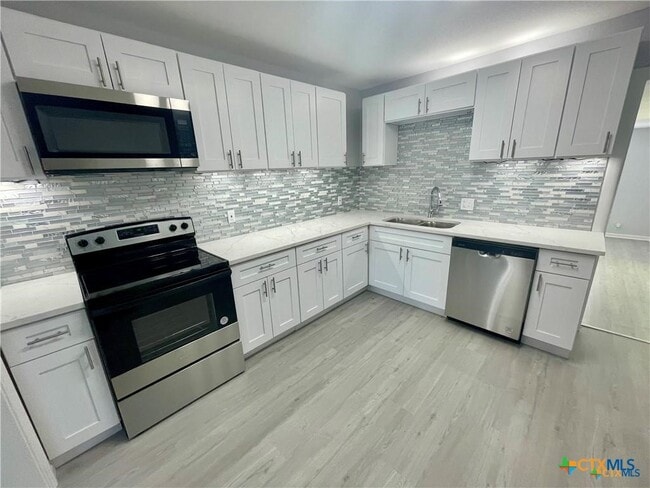 Photo - 743 E 13th Ave