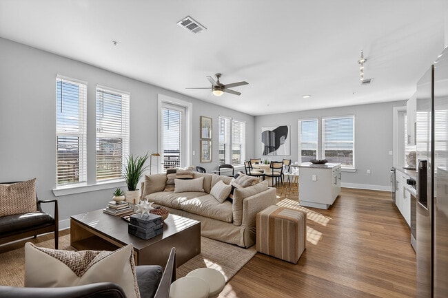 Building Photo - RISE Doro