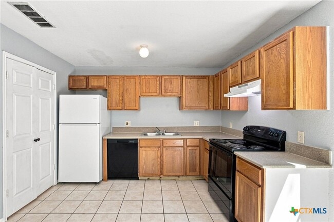 Photo - 3410 Victoria Cir