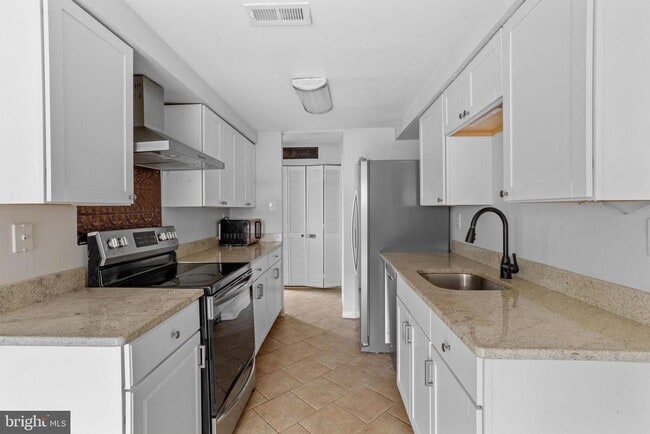 Photo - 121 Aspen Ct