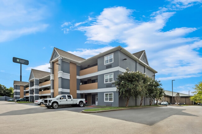 Building Photo - 214 Langley Pl Unit Mainstay Suites