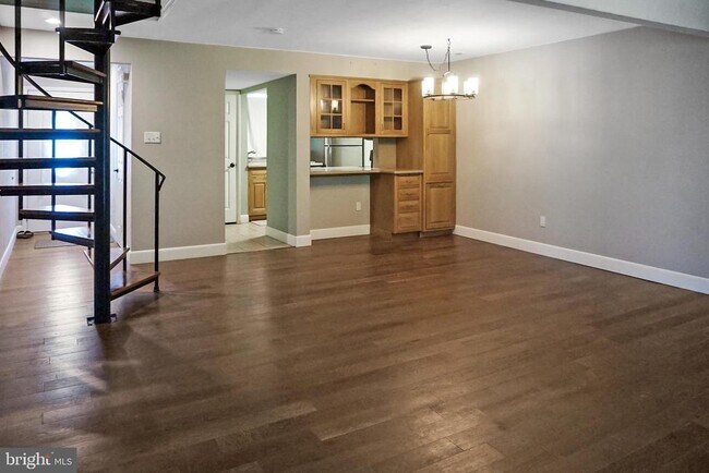 Photo - 27 W Azalea Ln