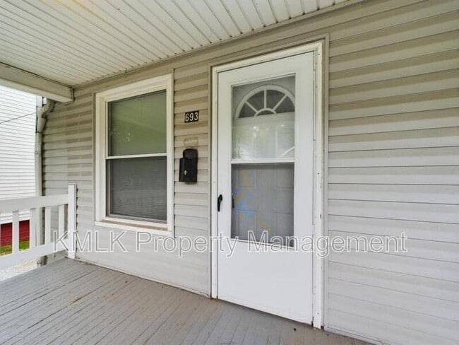 Photo - 693 Kling St