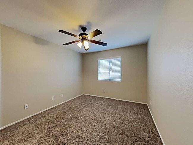 Photo - 1165 Reading Dr NW