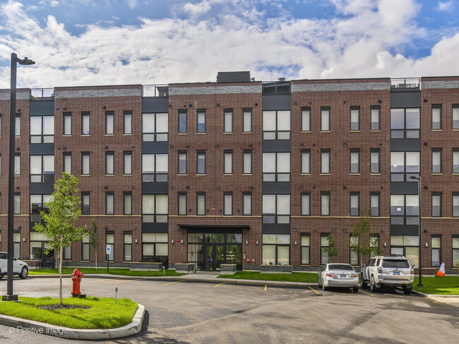 Building Photo - 2811 N Thatcher Ave Unit 106 Rental
