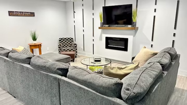 Building Photo - 2393 Highpoint Rd