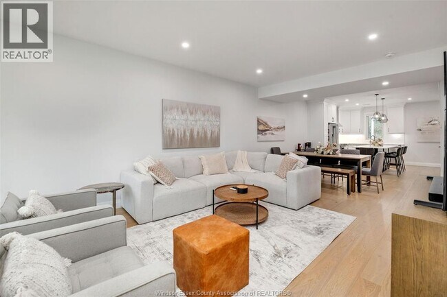 Photo - 1023 Walker Rd