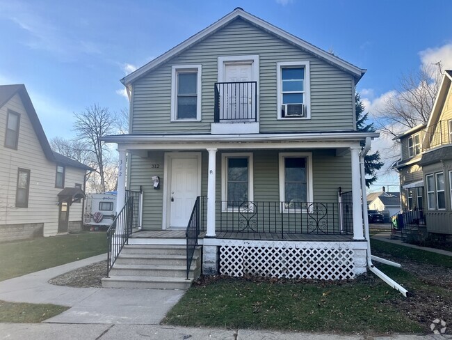 Building Photo - 312 S Chestnut Ave Rental