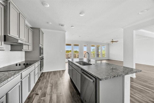Photo - 2265 Wooster St