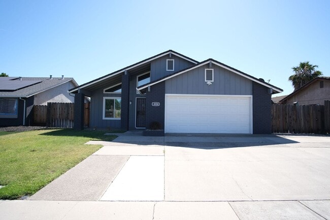 Building Photo - Charming 3-Bedroom Home in Manteca with Solar & Tesla Charger