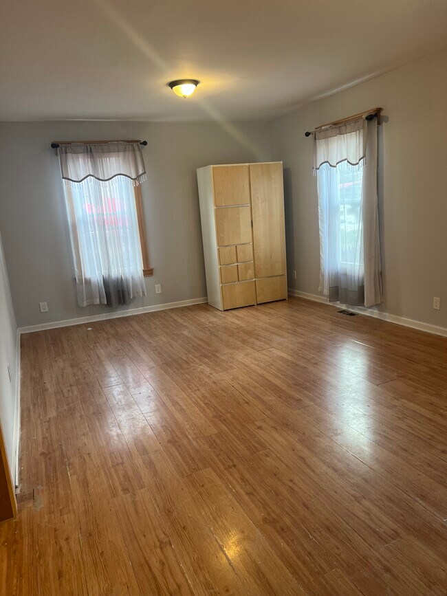 Photo - 150 Grove St Unit #1 All UTILITIES INCLUDED