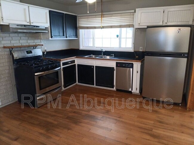 Photo - 7901 Hannett Ave NE Casa