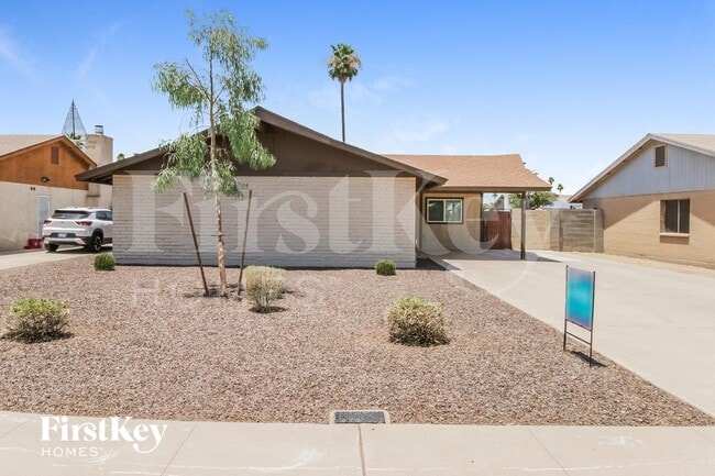 Building Photo - 4716 S Kenwood Ln