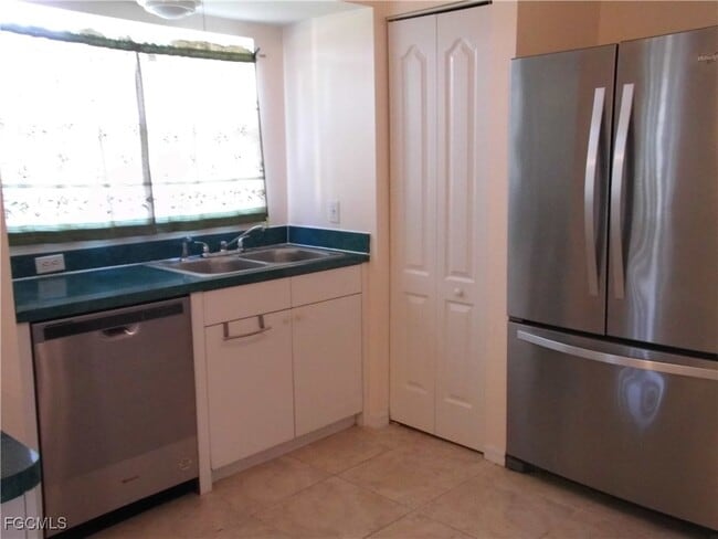 Photo - 2916 9th St W