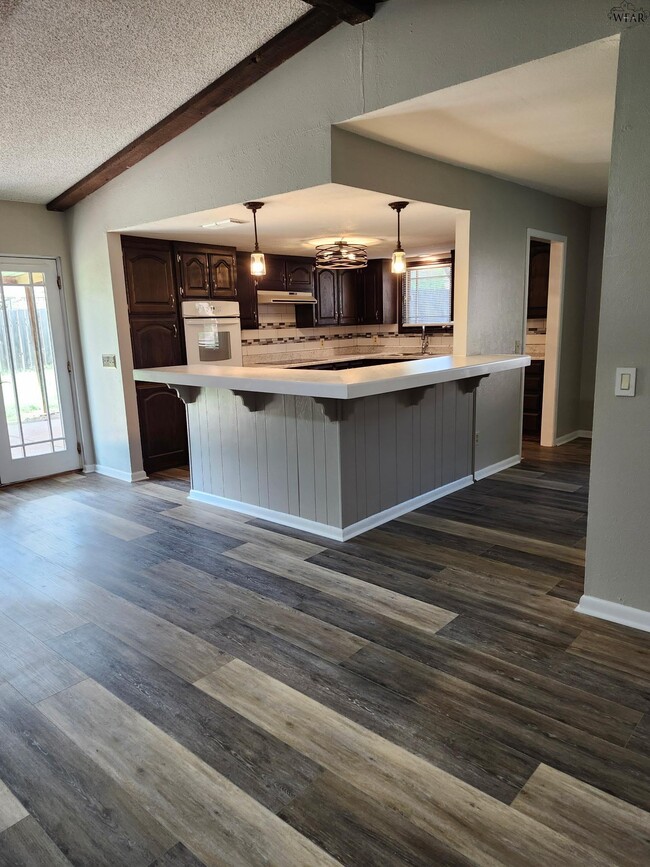 Photo - 916 Kiowa Dr