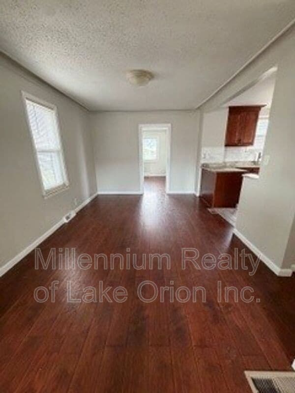 Photo - 6010 Hartwell St