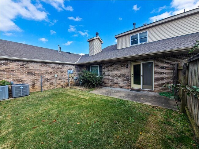 Photo - 1020 W Cypress St