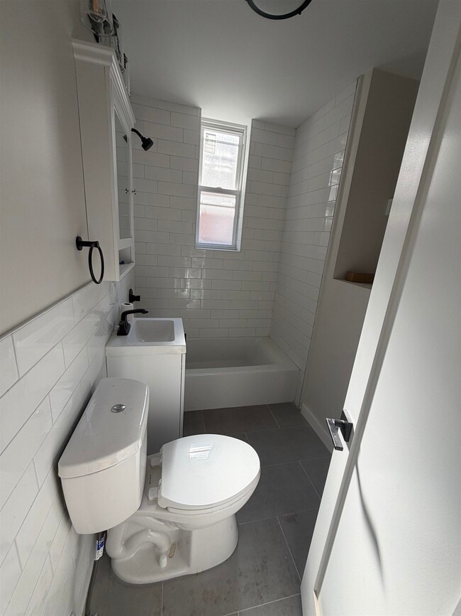 Photo - 31-33-33 66th St Unit 3B