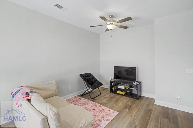Photo - 106 Heirloom Rd