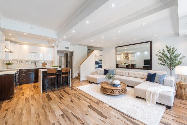 400 South Pointe Dr Unit 307
