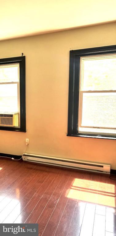 Photo - 1913 Page St