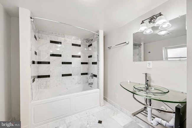 Photo - TWO BEDROOM TWO BATHROOM TOWNHOUSE AVAILABLE FOR SEPT 1ST MOVE-IN!!!!