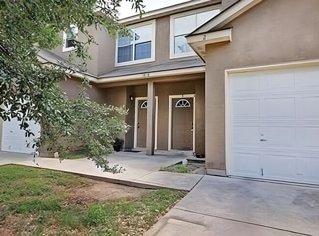 Building Photo - 7818 Kingsbury Wood Unit 3